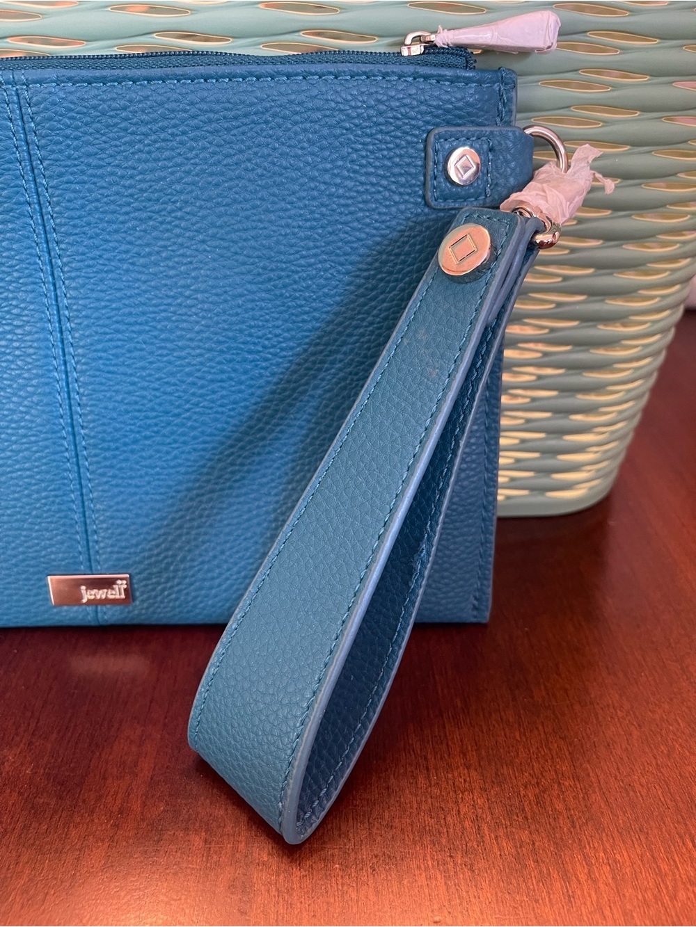 NWOT Thirty-One Teal Jewell envelope wristlet with detachable strap 6.75 x 9.75 - Picture 5 of 7